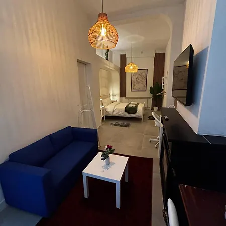 Apartment 6 Stylish & Comfortable , Heart Of