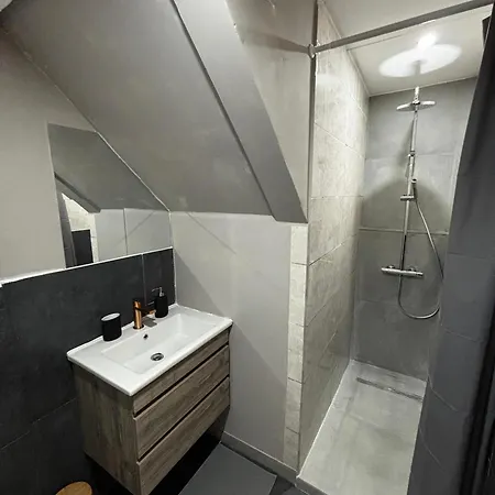 Apartment 6 Stylish & Comfortable , Heart Of *