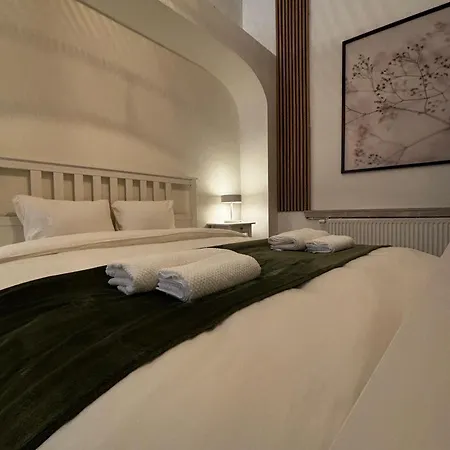 6 Stylish & Comfortable , Heart Of * Ghent