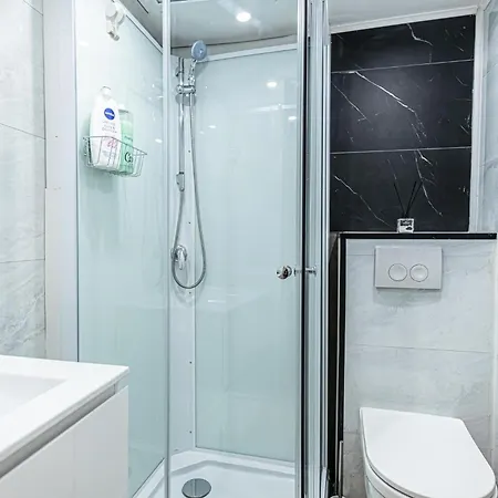 6 Stylish & Comfortable , Heart Of Apartment *
