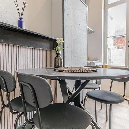 6 Stylish & Comfortable , Heart Of