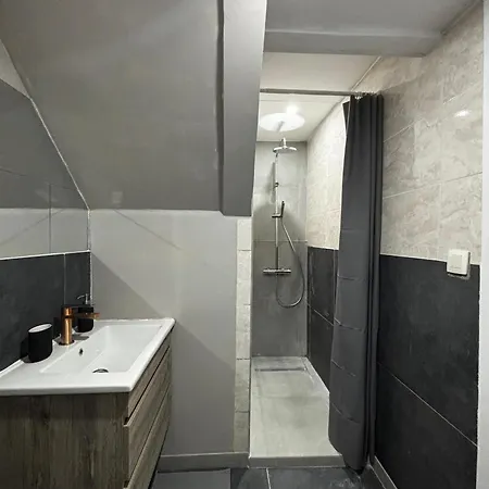 6 Stylish & Comfortable , Heart Of דירה *