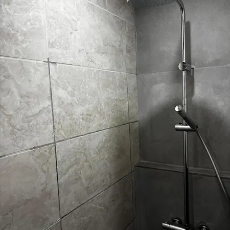 6 Stylish & Comfortable , Heart Of דירה גנט