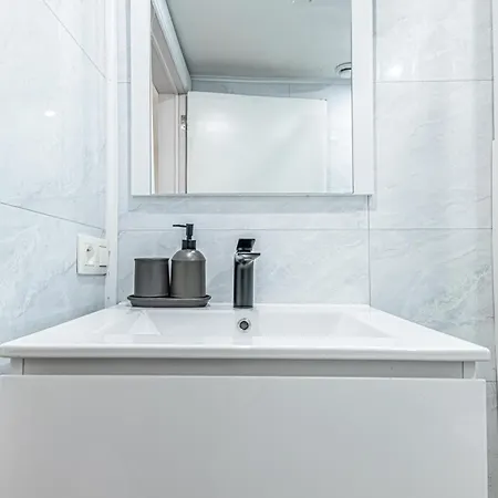 דירה 6 Stylish & Comfortable , Heart Of *