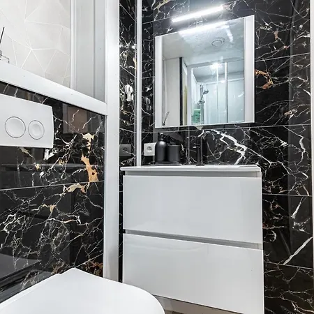 6 Stylish & Comfortable , Heart Of *