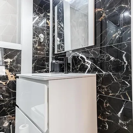 6 Stylish & Comfortable , Heart Of