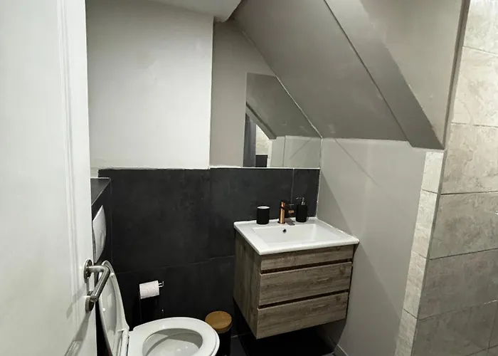 6 Stylish & Comfortable , Heart Of *