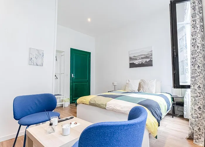 6 Stylish & Comfortable , Heart Of Gante