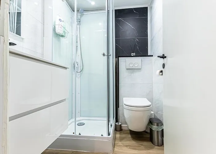 6 Stylish & Comfortable , Heart Of