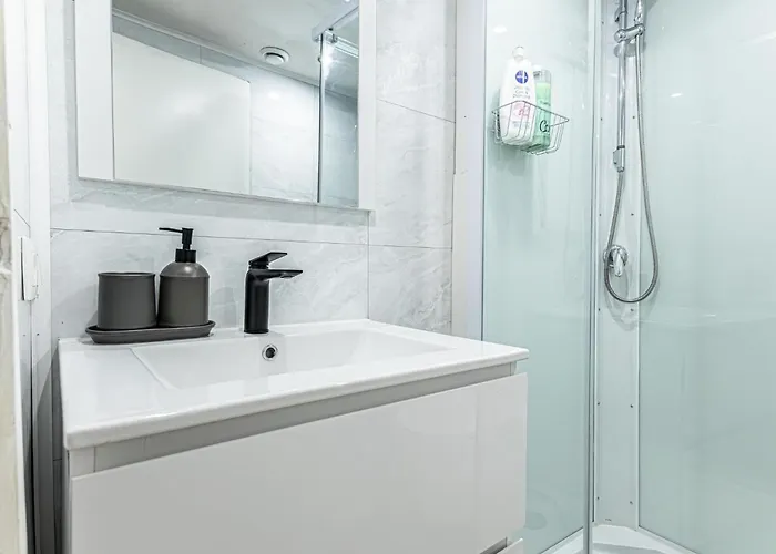 6 Stylish & Comfortable , Heart Of *